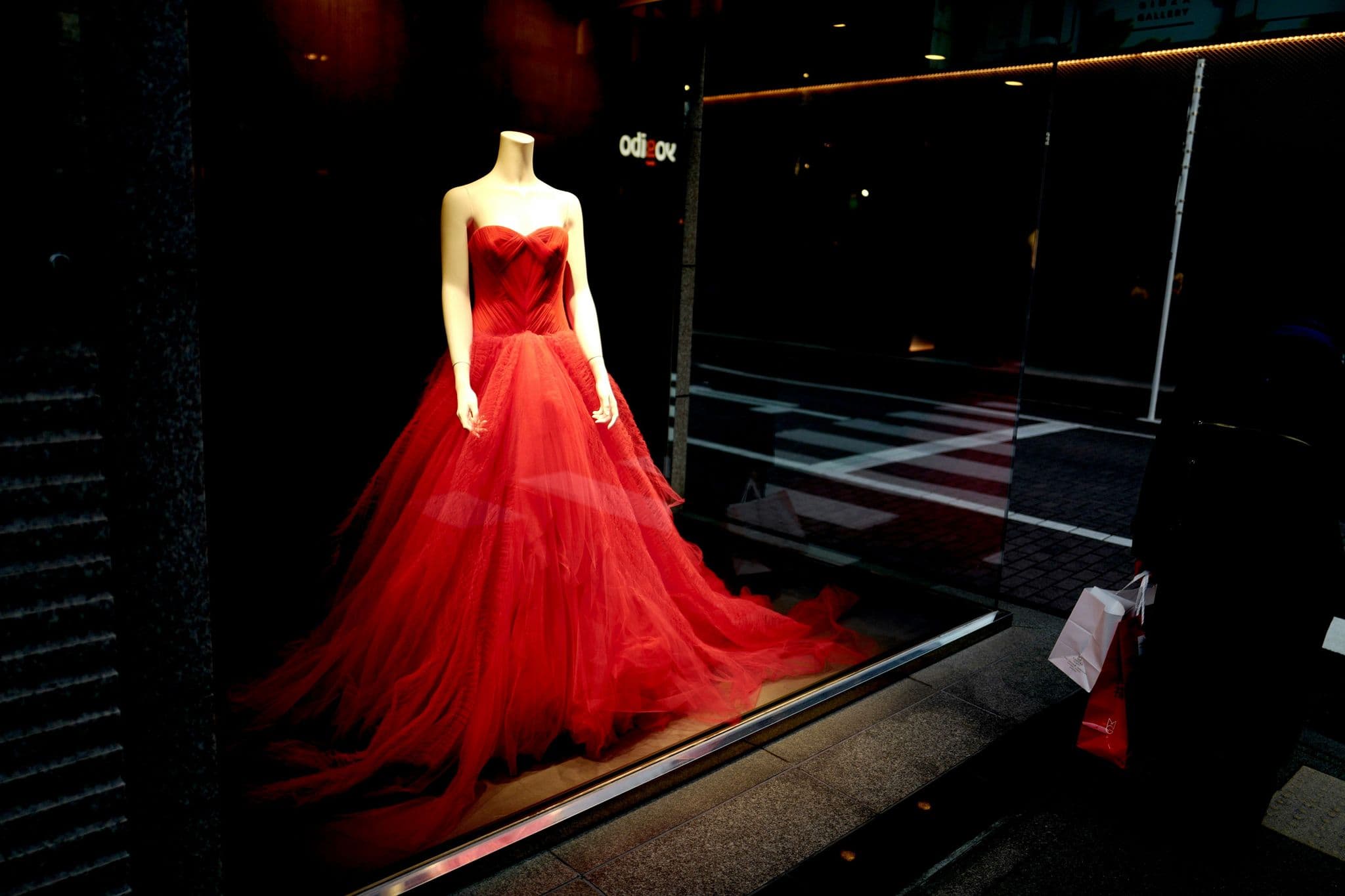 From Browsing to Buying: Fixing Conversion Leaks in Apparel E-Commerce